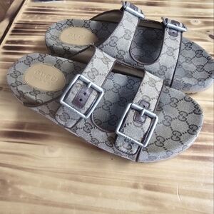 Mens GUCCI adjustable sandals sz 9